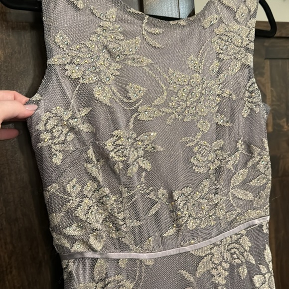 Tahari Full Length Taupe Lace Formal Gown Size 6 - Picture 2 of 10